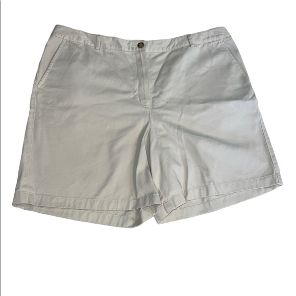 L.L. Bean Pants - HP! L.L. Bean Womens Khaki Shorts